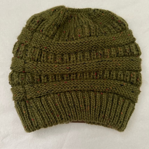 C.C Women’s Green Speckled Knit Beanie with Ponytail Opening - Picture 4 of 4